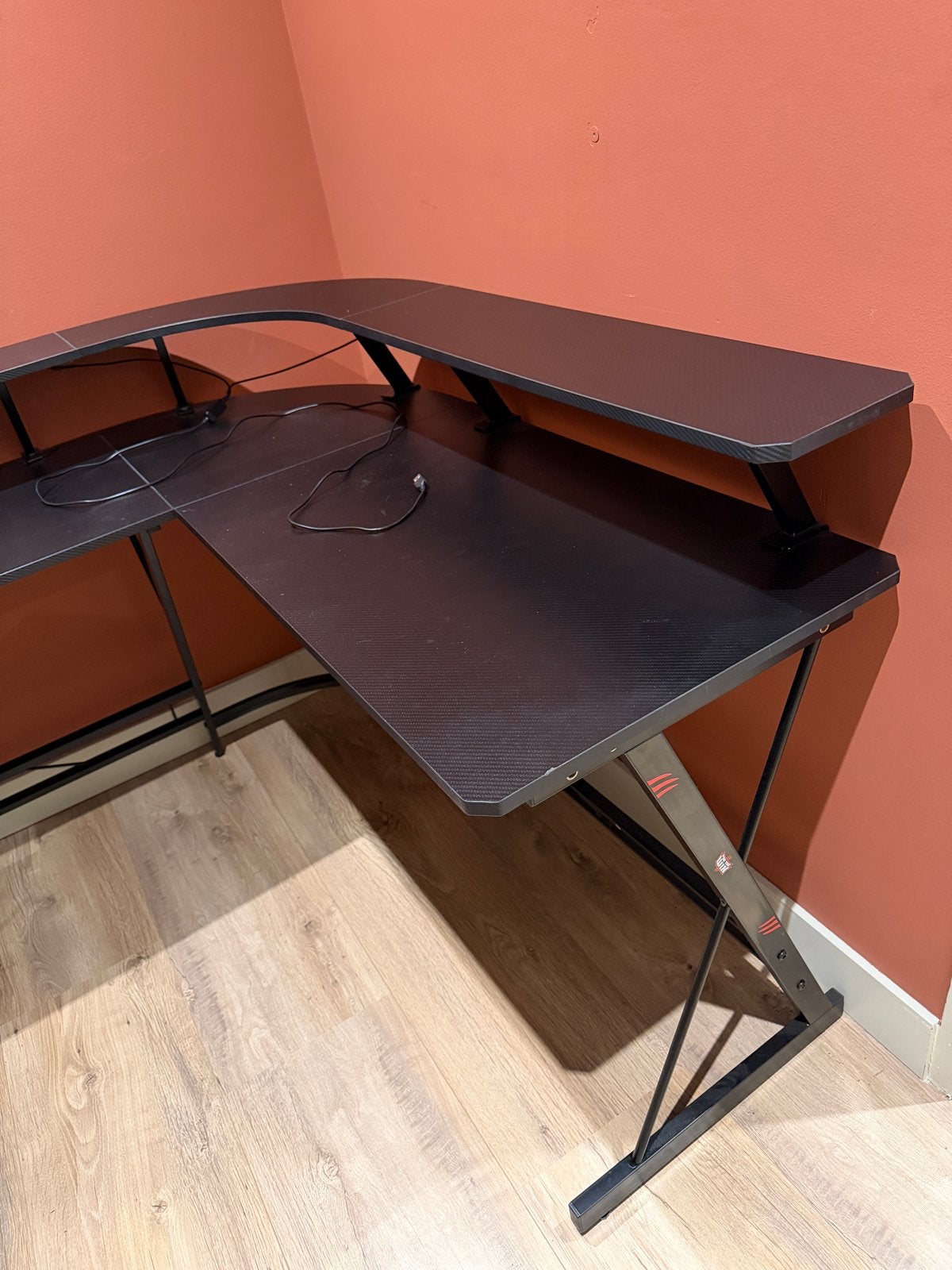 FYW (For The Win) Gaming Hoek-Bureau, Ophalen, Zwart, 50 cm, Zo goed als nieuw