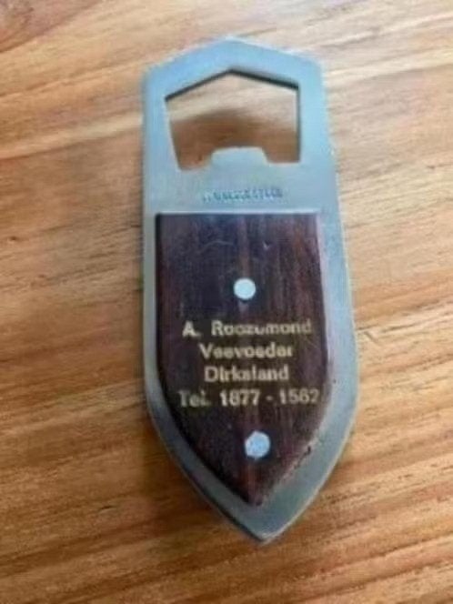 FlesOpener : A. roozemond Veevoeder Dirksland, Ophalen of Verzenden, Zo goed als nieuw, Gebruiksvoorwerp