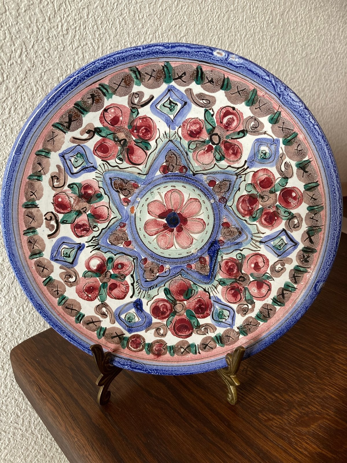 Majolica wandbord Talaverastijl gesigneerd 22cm, Ophalen of Verzenden
