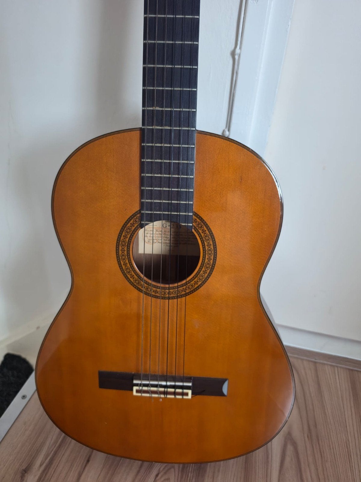 Yamaha gitaar, Ophalen