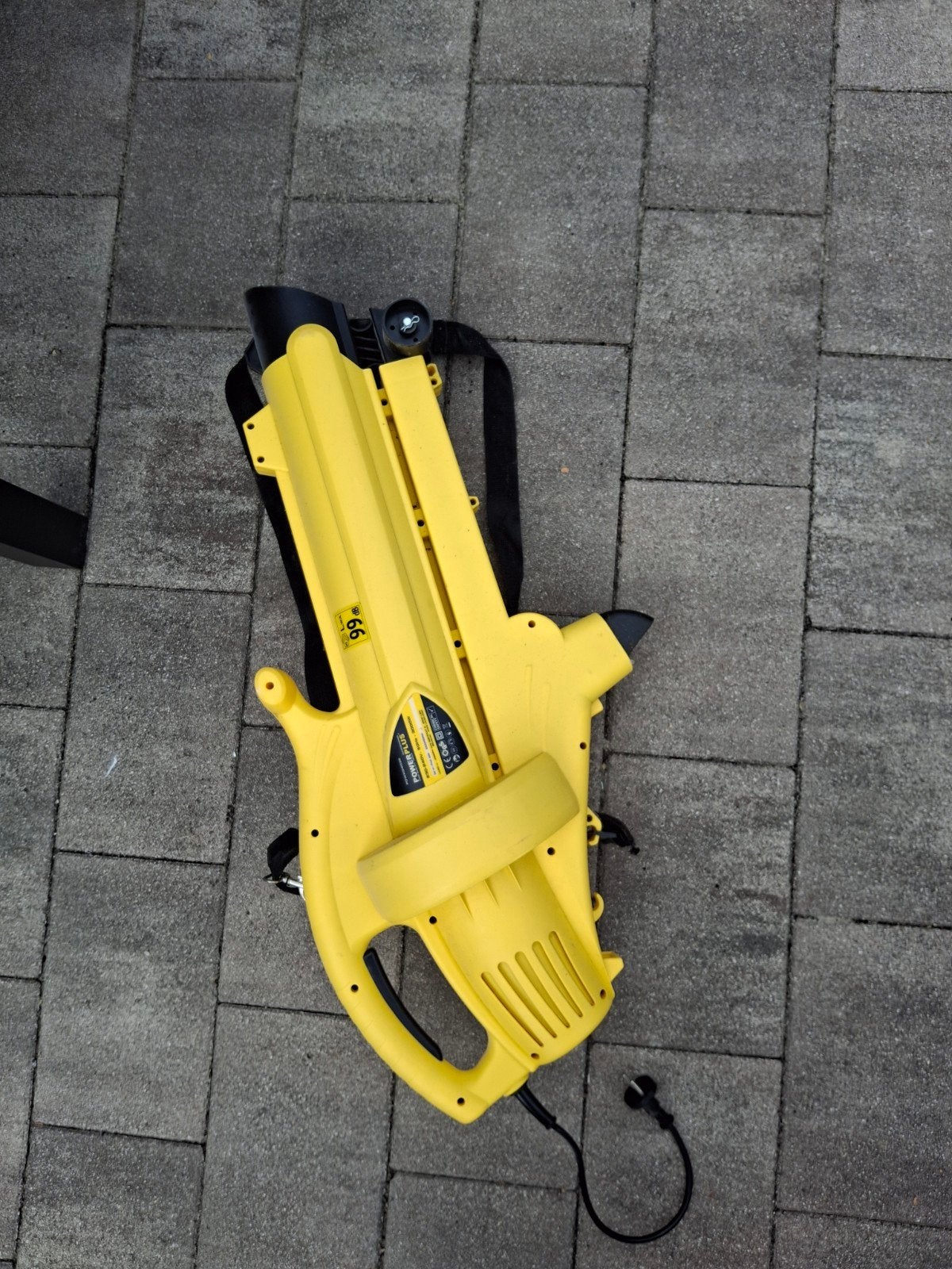 Powerplus Bladblazer 3000W Ruggedragen, Ophalen, Gebruikt, Met zuigfunctie, Ruggedragen