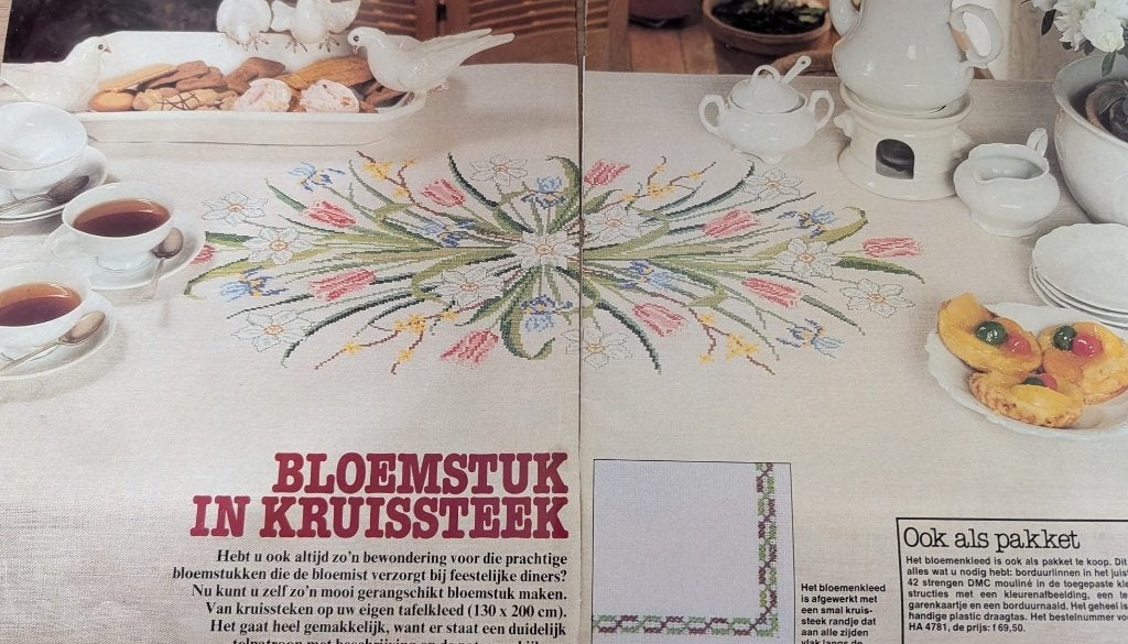 Te koop: Vintage borduurpakket tafelkleed (130x200 cm), Hobby en Vrije tijd, Ophalen of Verzenden, Zo goed als nieuw, Handborduren