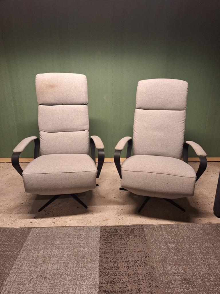 2 lichtgrijze fauteuils stoelen stoel fauteuil relax rug, Ophalen, Gebruikt, 75 tot 100 cm, 50 tot 75 cm