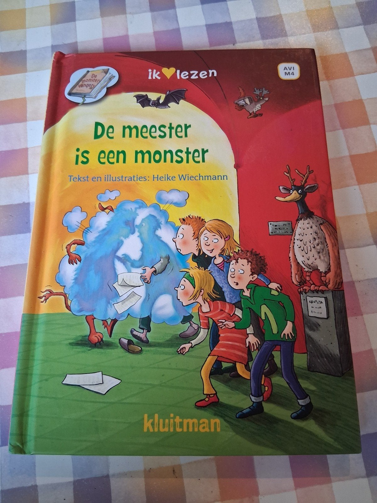 boek heike wiechmann - de meester is een monster - avi M4, Ophalen of Verzenden, Gelezen, Fictie algemeen