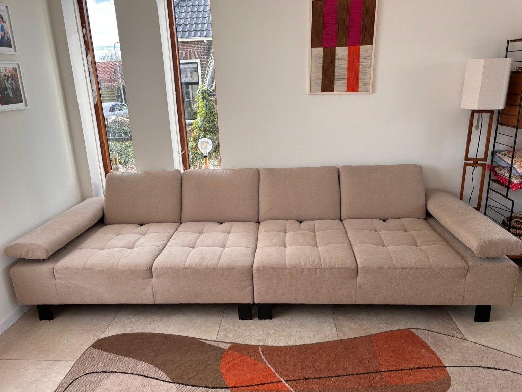 Goossens alvin beige bank, Huis en Inrichting, Banken | Bankstellen, Zo goed als nieuw, Rechte bank, Vierpersoons of meer, 300 cm of meer