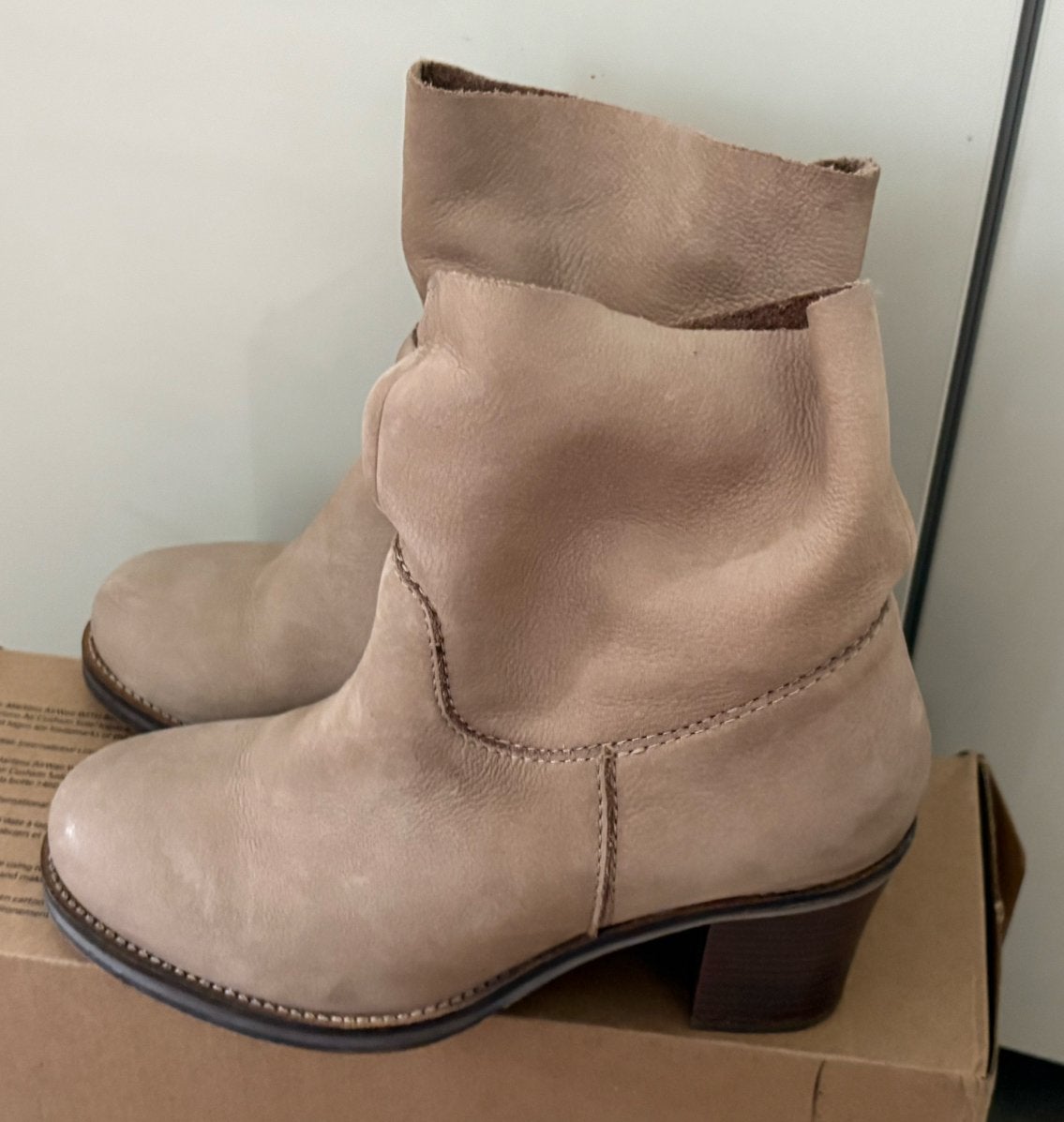 Leren laarsjes mt 38 beige, SPM, Beige, Lage of Enkellaarzen, Ophalen of Verzenden
