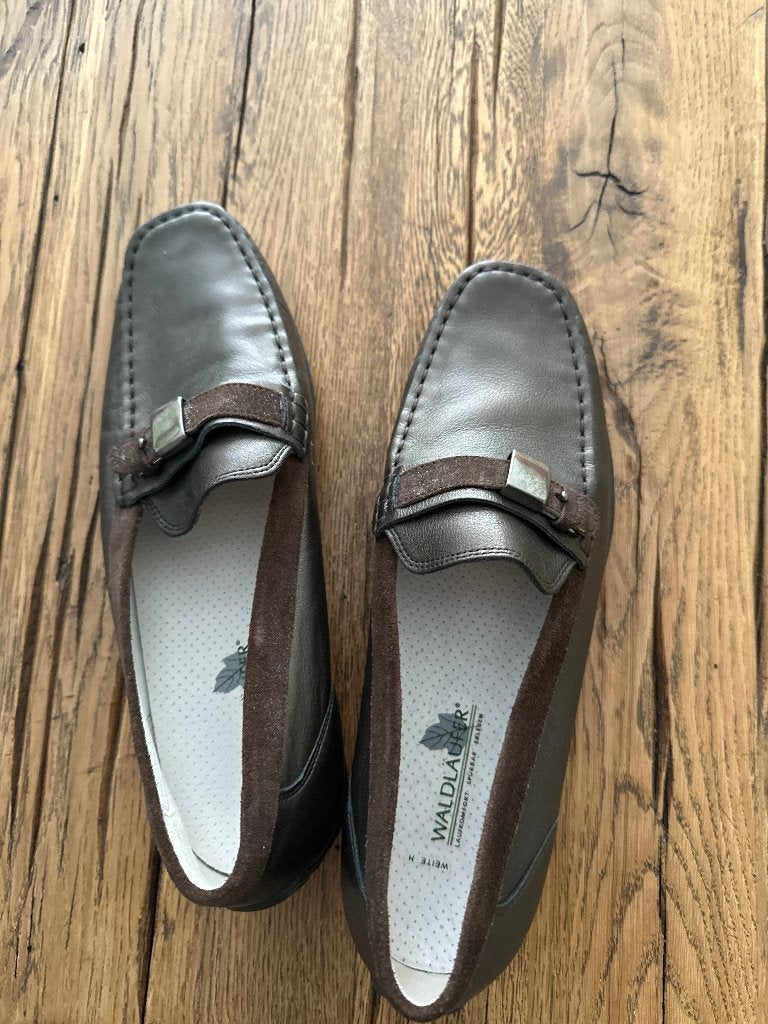 Schoenen, Instappers, Ophalen of Verzenden, Zo goed als nieuw, Bruin