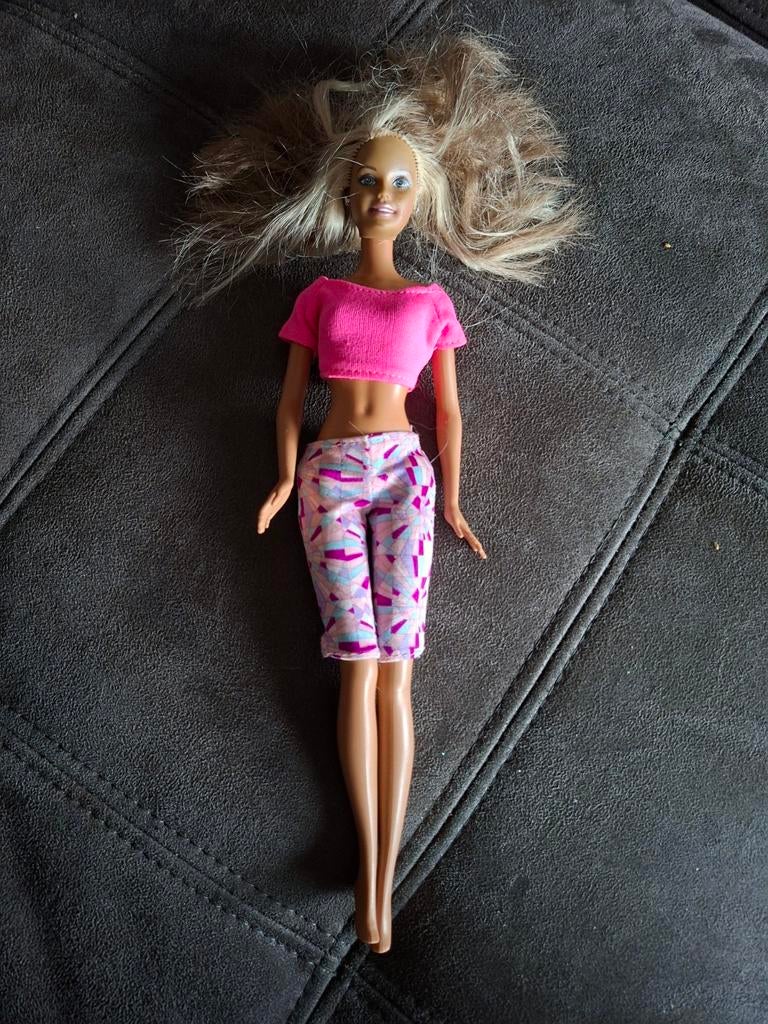 Barbie pop uit 1998 in sportieve outfit, Ophalen of Verzenden, Gebruikt, Barbie