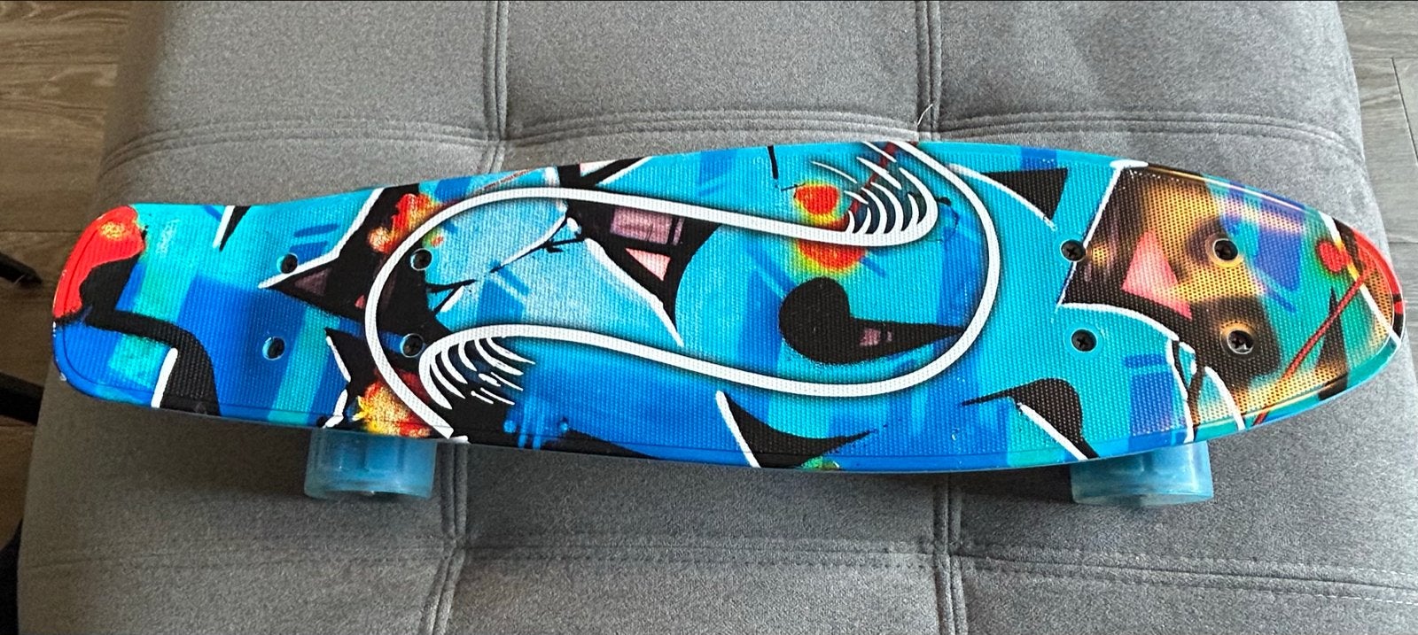 Skateboard met lichtgevende wielen - Graffiti design, Ophalen of Verzenden, Gebruikt, Skateboard