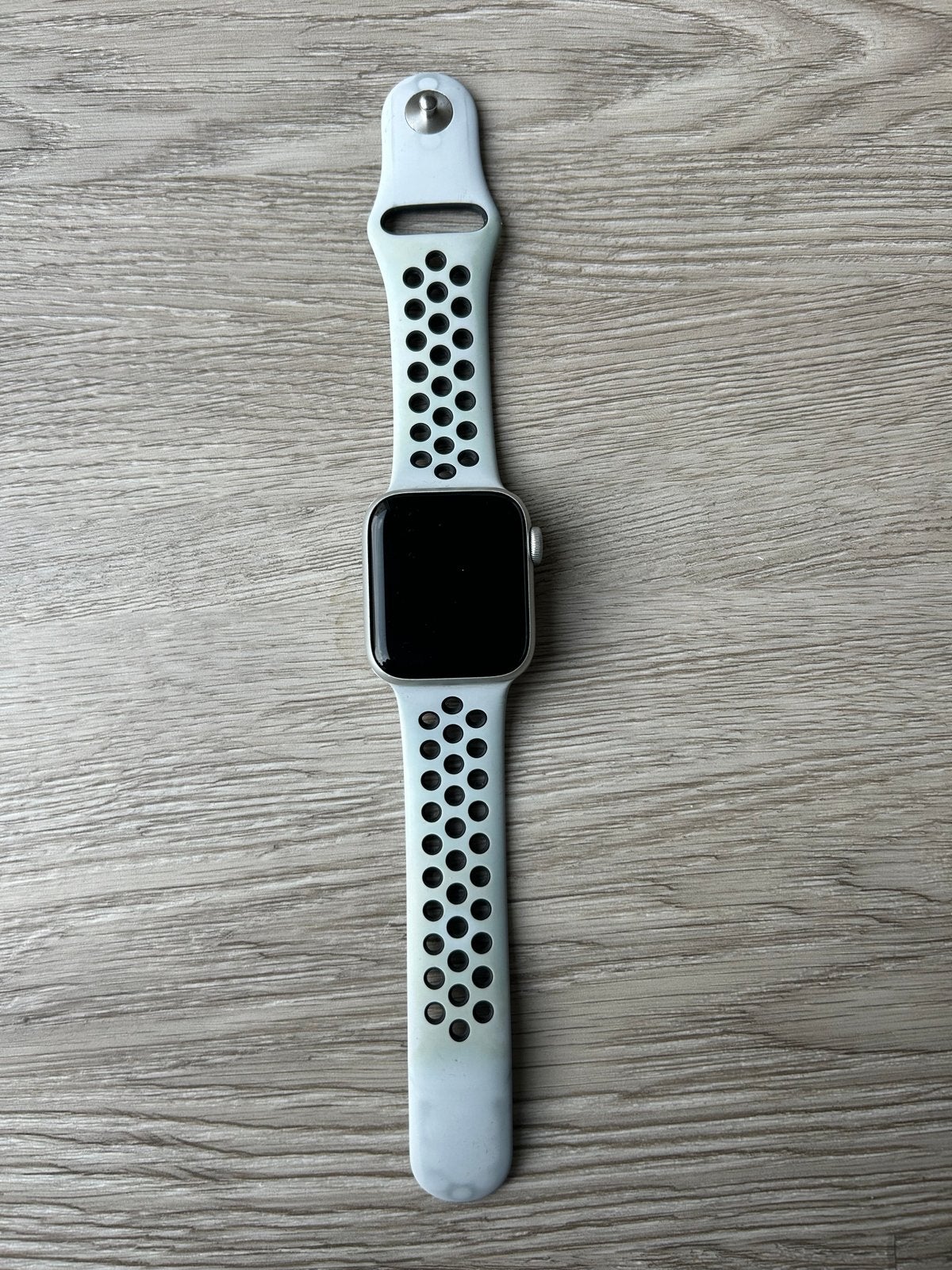 Apple Watch Nike SE 40mm Zilver GPS met Nike Sport Band, IOS, Ophalen of Verzenden, Waterdicht, Zilver