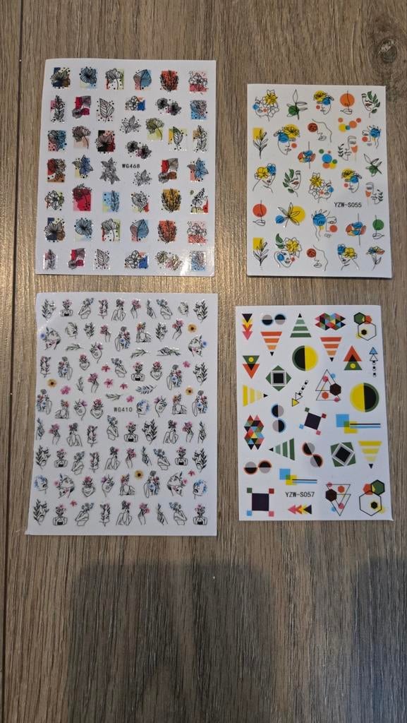 4 vellen nagelstickers met diverse designs, Verzenden, Nieuw, Handen en Nagels, Toebehoren