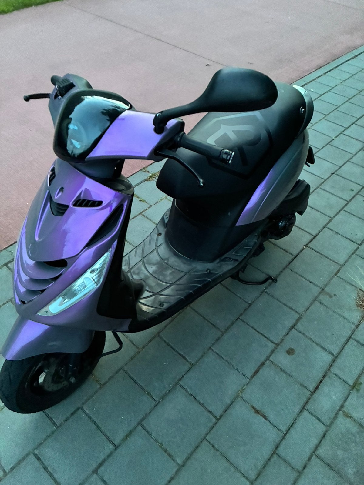 Zip brom 4t, Fietsen en Brommers, Ophalen, Zo goed als nieuw, Benzine, Zip