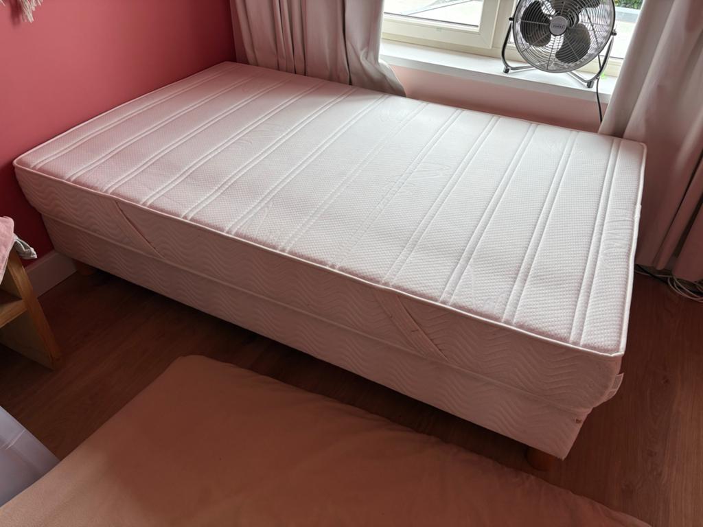 Comfortabele Boxspring / Twijfelaar (120x190 cm), Huis en Inrichting, Slaapkamer | Bedden, Ophalen, Overige materialen, Gebruikt