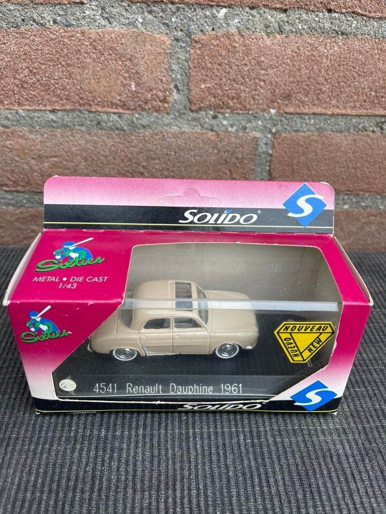 1:43 Renault Dauphine ……. 10,-, Ophalen of Verzenden, Zo goed als nieuw, Auto, Overige merken