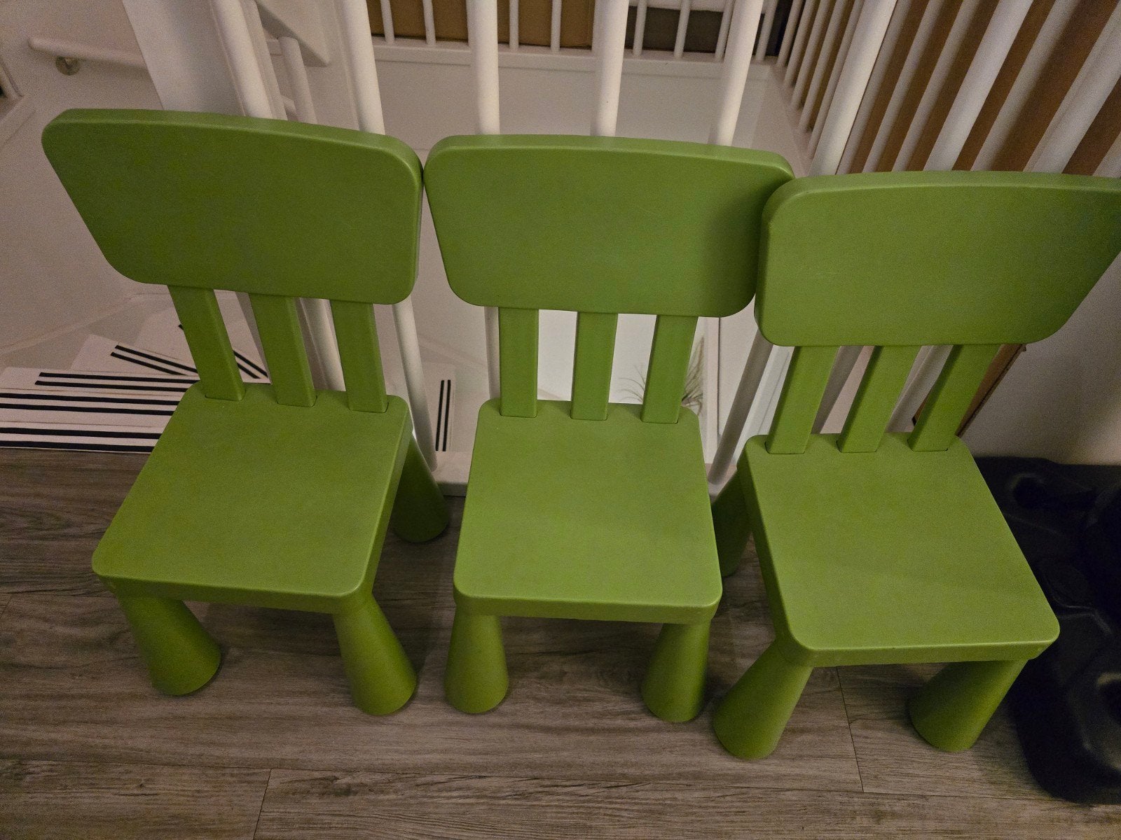 IKEA MAMMUT tafel en 3 stoelen, Ophalen, Gebruikt, Tafel(s) en Stoel(en)