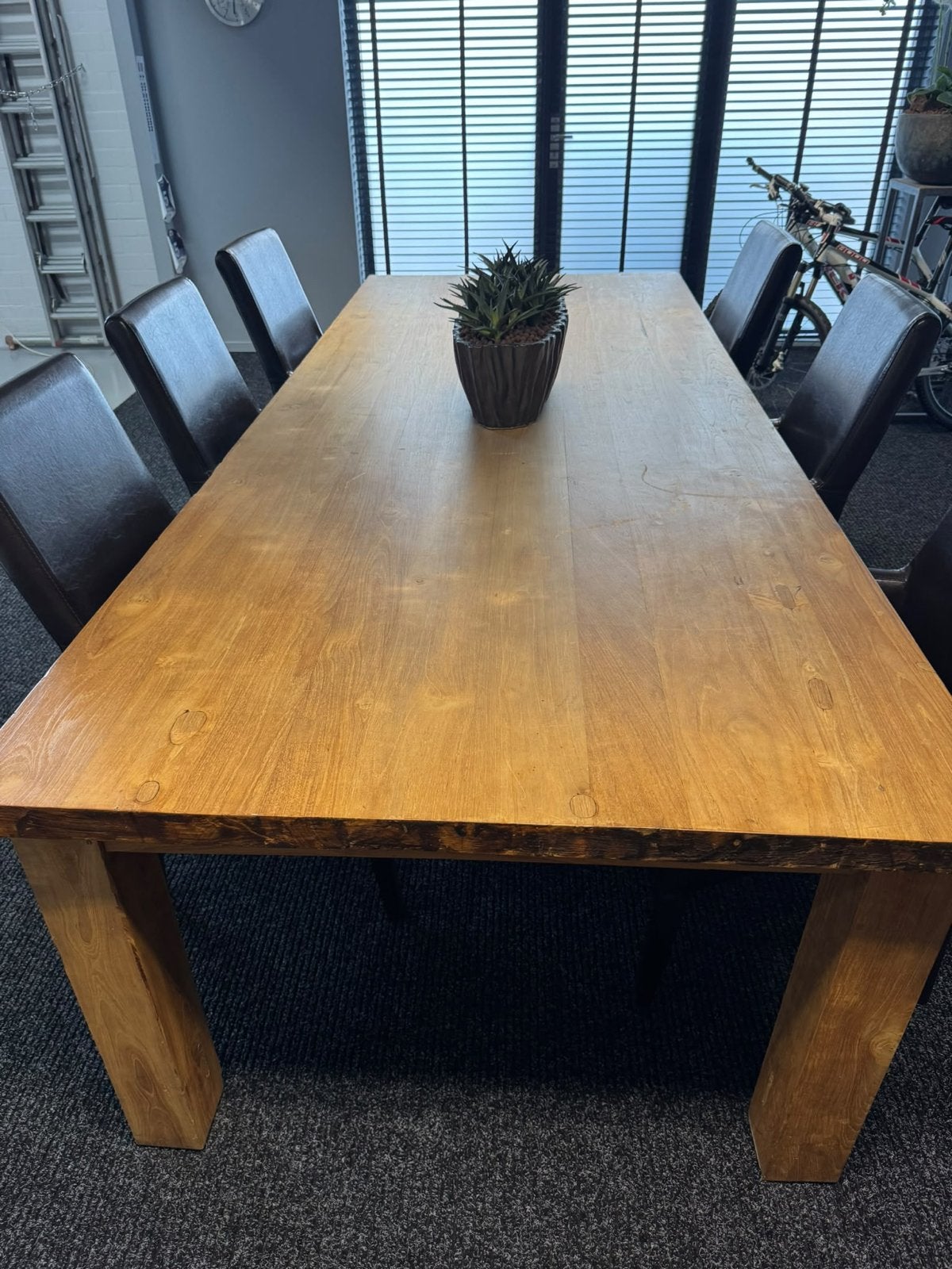 Teak houten eettafel met 6 leren stoelen, Huis en Inrichting, Ophalen, Gebruikt, 100 tot 150 cm, 200 cm of meer
