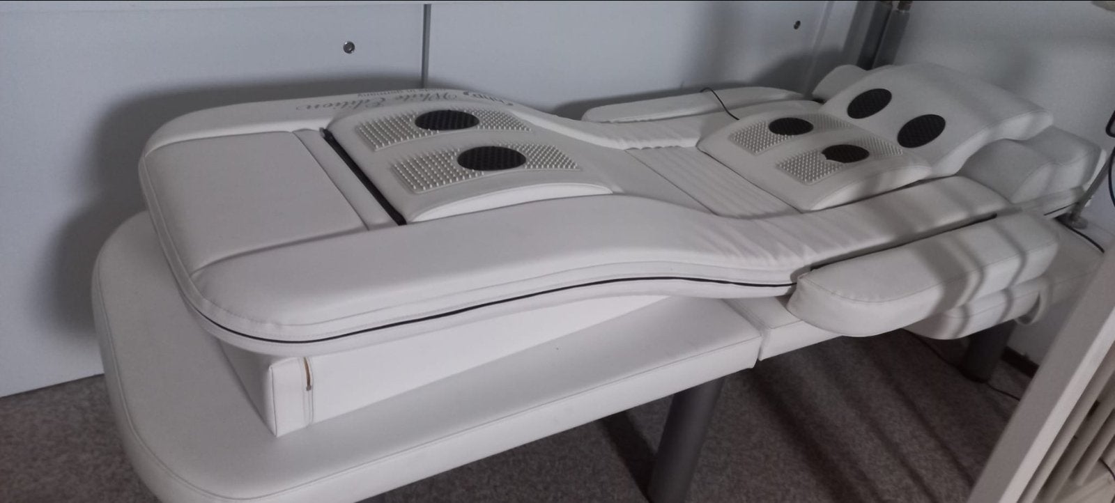 HHP Massagetafel White Edition, Sport en Fitness, Ophalen, Zo goed als nieuw, Massagetafel
