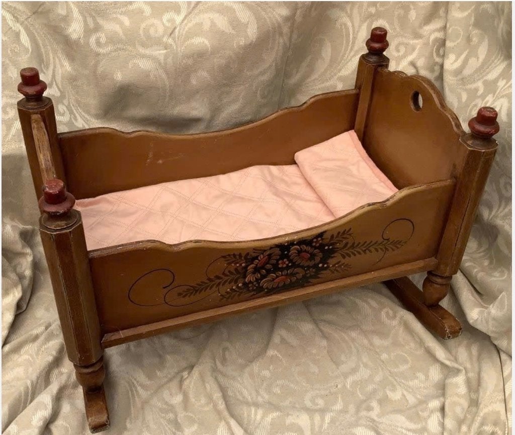 Vintage “oud boeren” schommel poppenbedje, volkskunst 56 cm, Kinderen en Baby's, Speelgoed | Poppen, Gebruikt, Overige typen, Ophalen of Verzenden