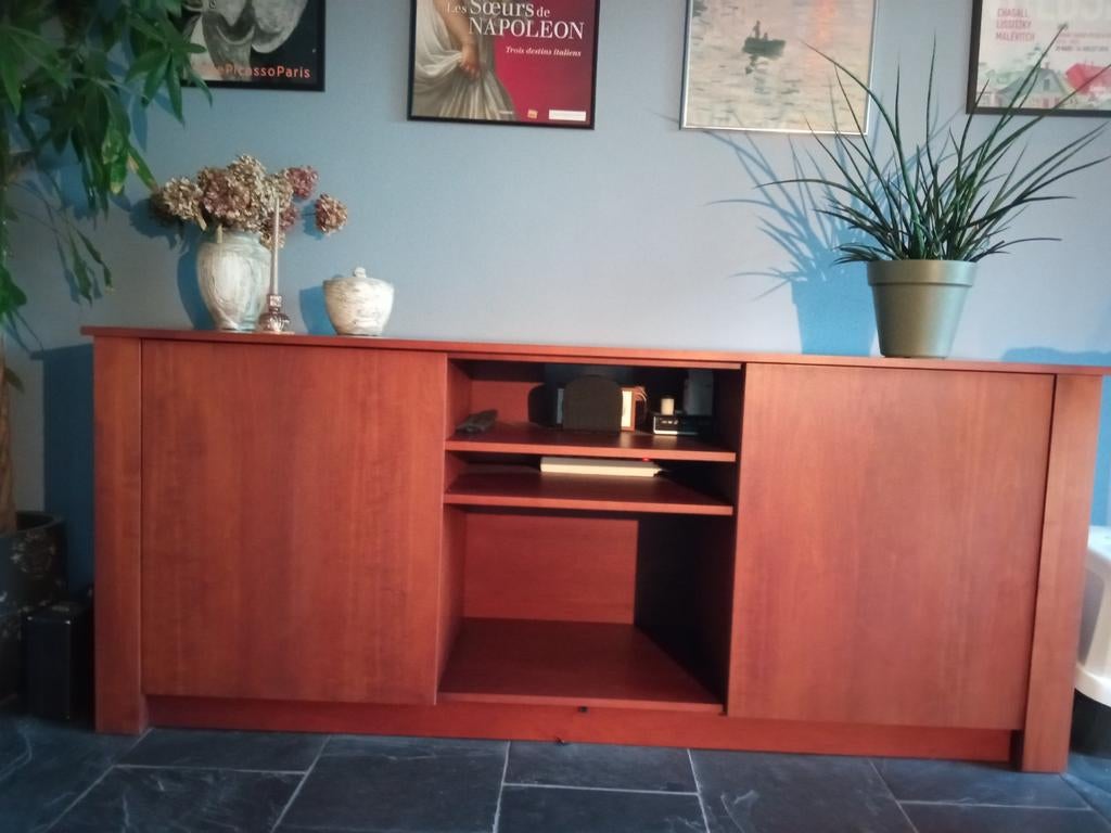 Massief houten dressoir met schuifdeuren, Ophalen, Gebruikt, 25 tot 50 cm