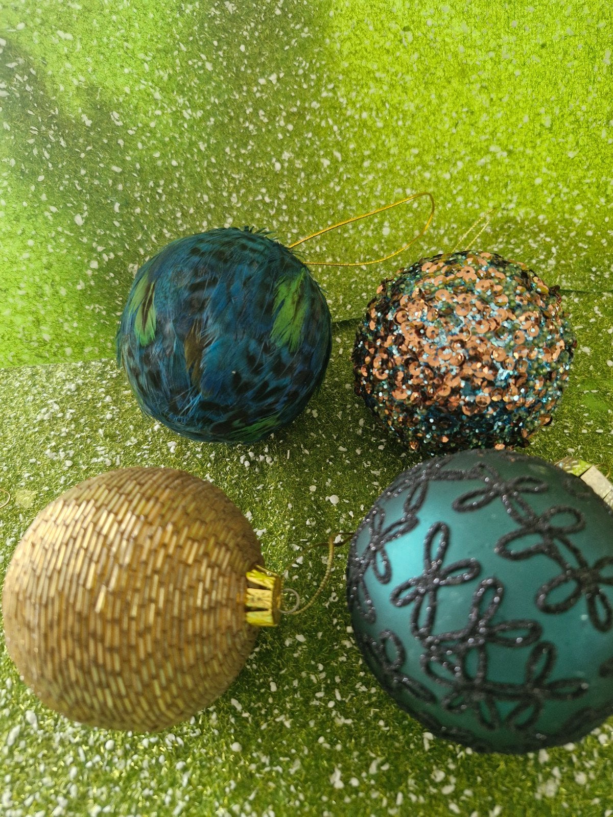 Kerstballen, Ophalen