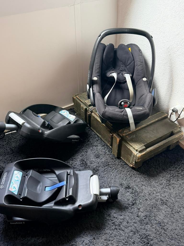 Maxi-cosie Pebble met 2x EasyBase 2, Ophalen, 0 t/m 13 kg, Maxi-Cosi, Gebruikt