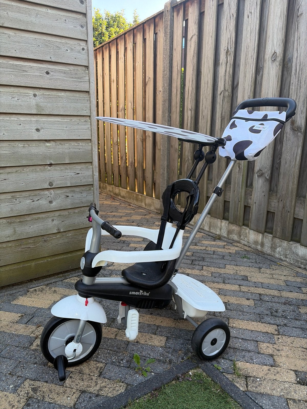 Smart Trike 4-in-1 driewieler met koeienprint, Ophalen, Zo goed als nieuw, Terugtraprem