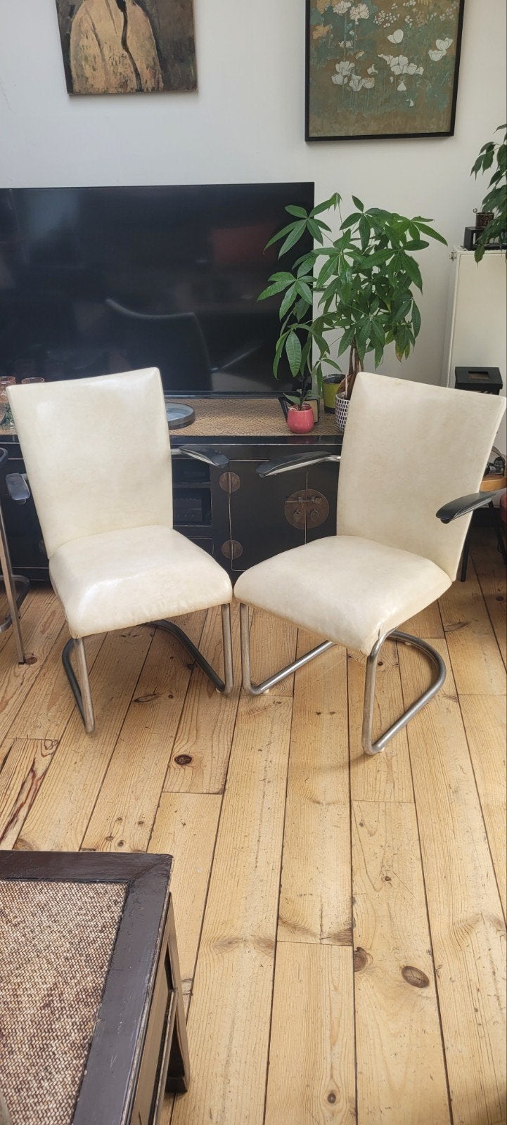 T.e.a.b. 2 vintage stoelen, vrijwel zeker Gebroeders de Wit, Ophalen, Gebruikt, Wit, Twee