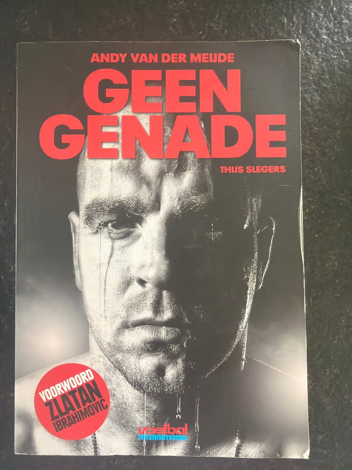 Geen Genade - Andy van der Meijde (Voetbalbiografie), Boeken, Ophalen of Verzenden, Gelezen, Balsport