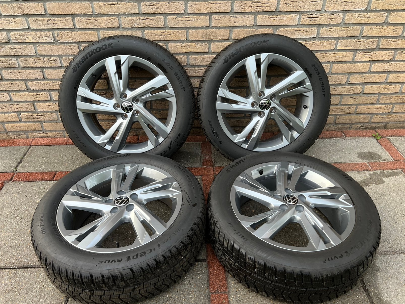 17 inch VW taigo t cross velgen met winterbanden 5x100, Ophalen, Velg(en), 17 inch, 205 mm