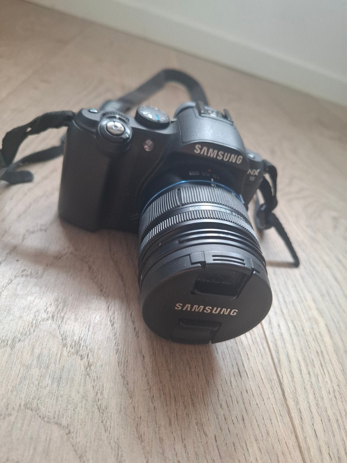Samsung NX10 Spiegelreflexcamera met alle extra's!, Ophalen, Zo goed als nieuw, Samsung, 8 keer of meer