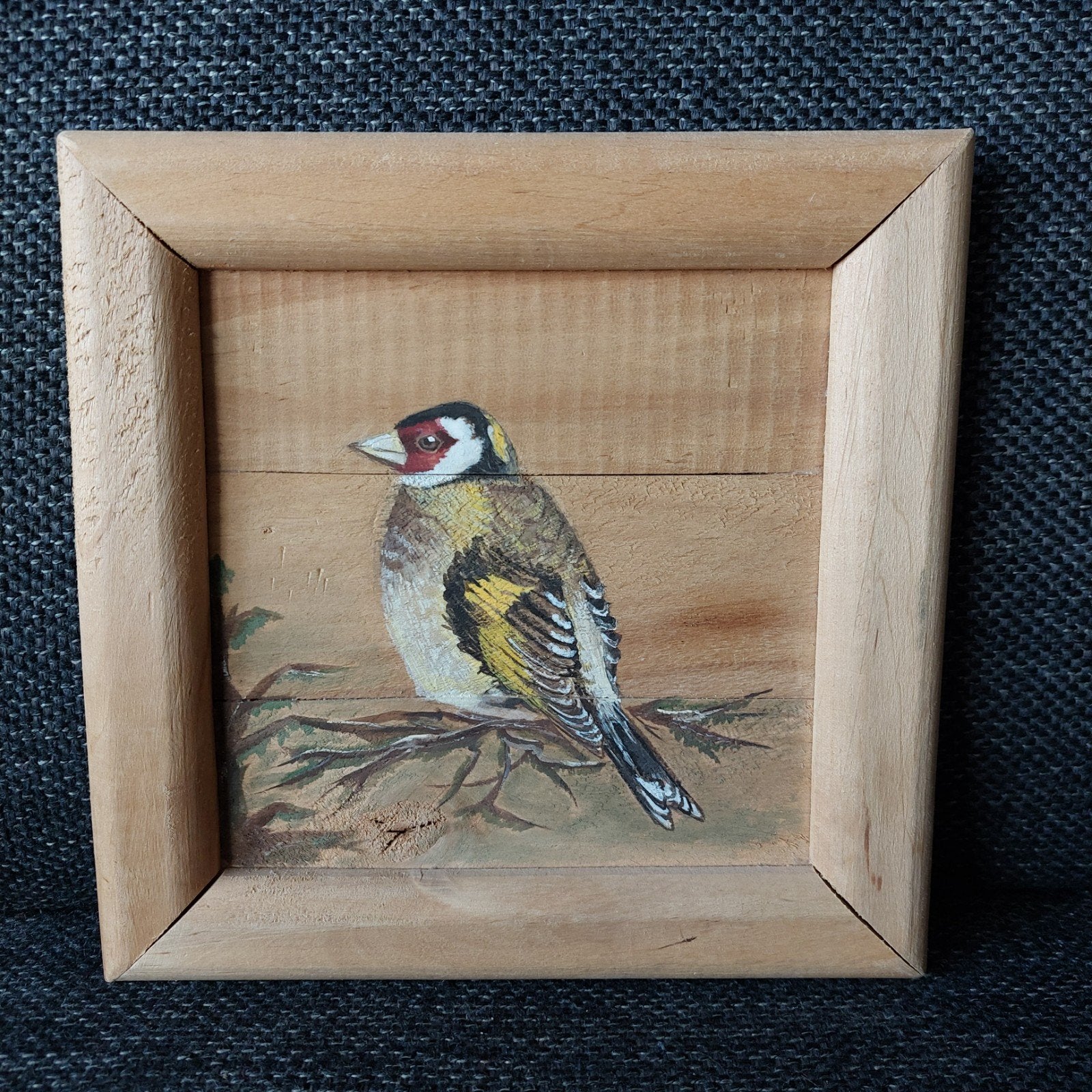 Handgeschilderde vogel op hout in lijstje, Antiek en Kunst, Ophalen of Verzenden