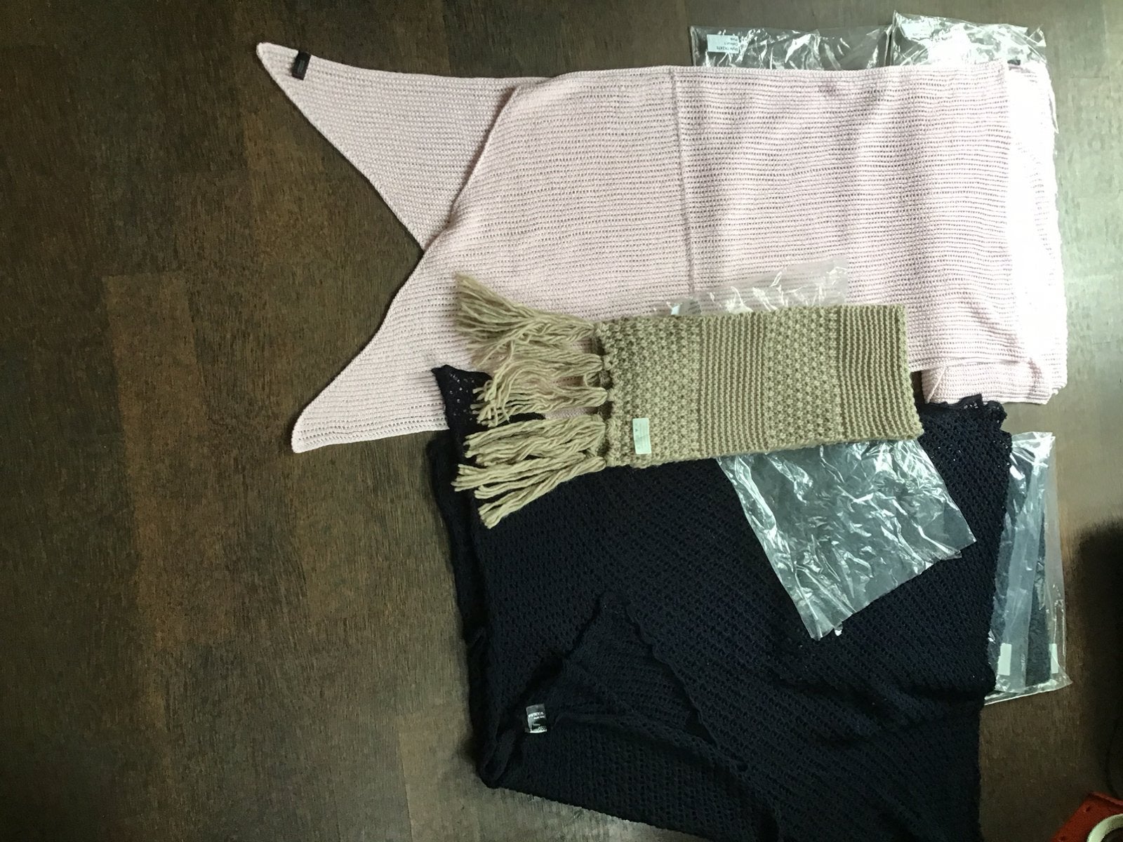6 shawl’s - nieuw - 3x donkerblauw - 2 pink - 1 lichtbruin, Kleding | Dames, Ophalen of Verzenden, Zo goed als nieuw, Maat 46/48 (XL) of groter