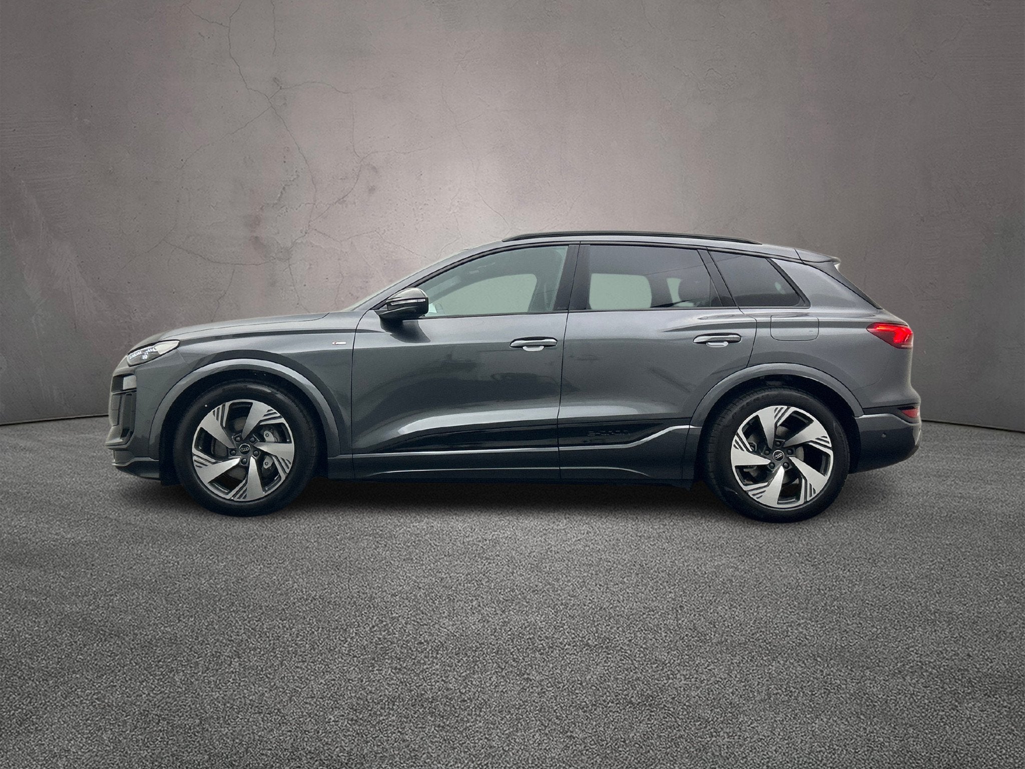 Audi Q6 e-tron, Automaat, 2000 kg, 2100 kg, SUV of Terreinwagen
