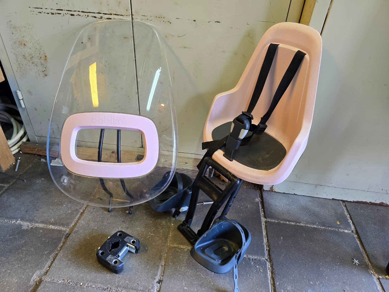 Bobike voorzitje met windscherm - Roze, Fietsen en Brommers, Fietsaccessoires | Fietsstoeltjes, Ophalen, Gebruikt, Voorzitje, Bobike