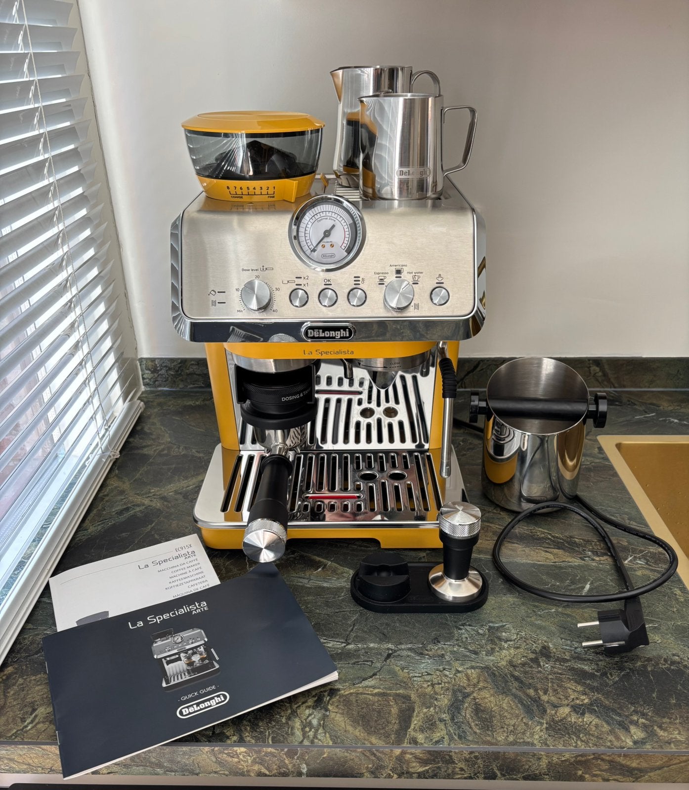 DeLonghi La Specialista Arte in (oker)geel, Ophalen, Gebruikt, Koffiemachine, Koffiebonen