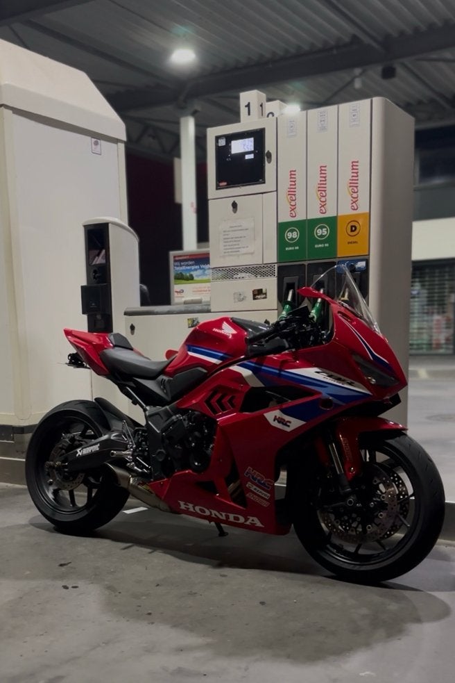 Honda CBR650R Akrapovic, Ophalen