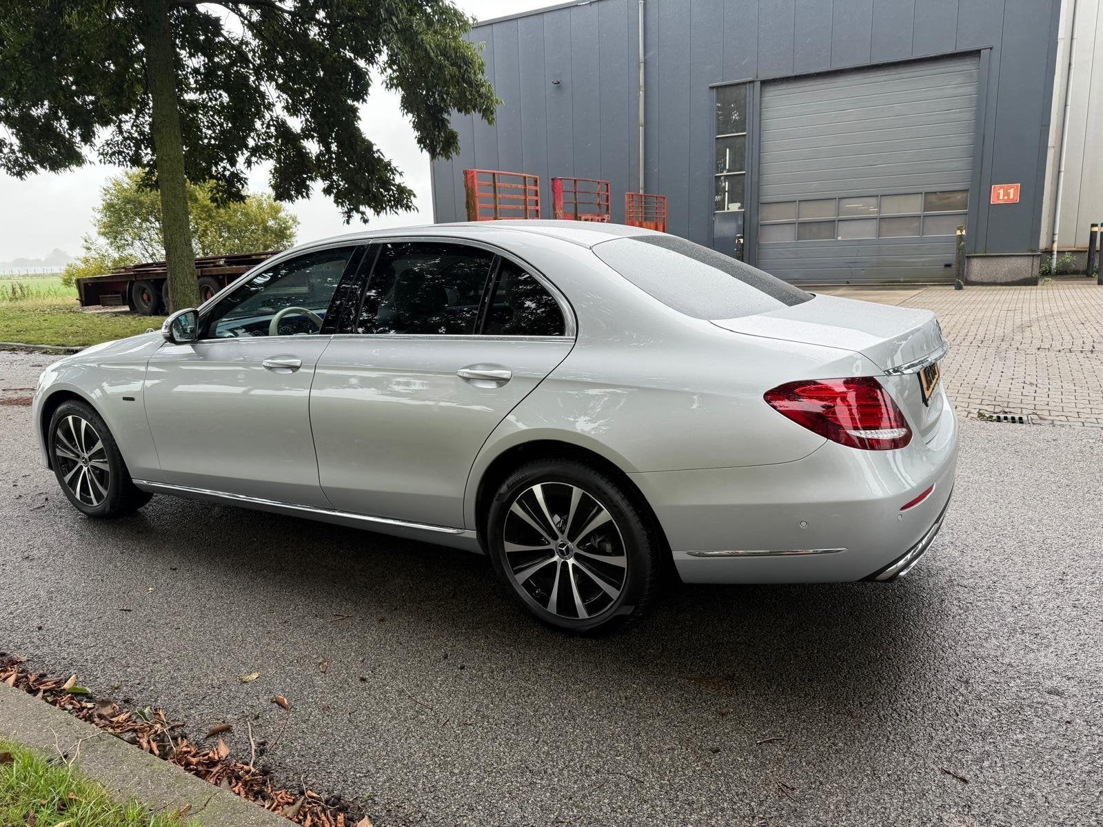 Mercedes-Benz E-klasse 300 e AMG Line, Achterwielaandrijving, Gebruikt, 4 cilinders, 1905 kg