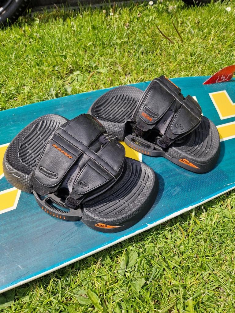 Naish Apex Kitesurf Bindingen, Watersport en Boten, Kitesurfen, Zo goed als nieuw, Binding, 4 m² of minder, Geen board, Ophalen of Verzenden