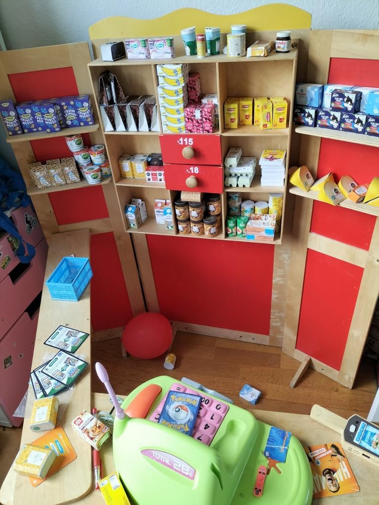 Grote houten speelgoedwinkel met poppenkast en accessoires, Ophalen, Gebruikt, Jongen of Meisje