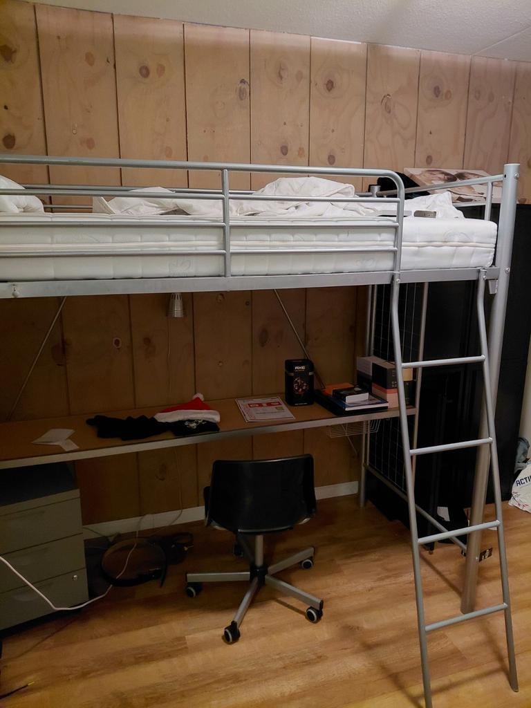 Te koop hoogslaper metaal., Huis en Inrichting, Slaapkamer | Stapelbedden en Hoogslapers, Ophalen, Gebruikt, Eenpersoons, 90 cm