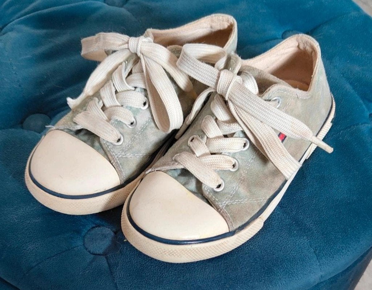 Kinder sneakers gemêleerd groen Tommy Hilfiger maat 28, Ophalen of Verzenden, Zo goed als nieuw, Jongen, Schoenen