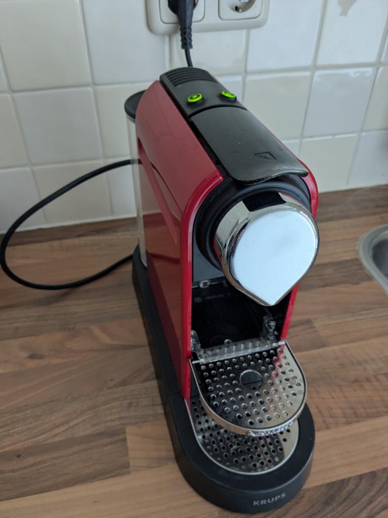 Nespresso Krups koffiezetapparaat - lekt, bakje mist, Gebruikt, Espresso apparaat, Ophalen of Verzenden, Koffiepads en cups
