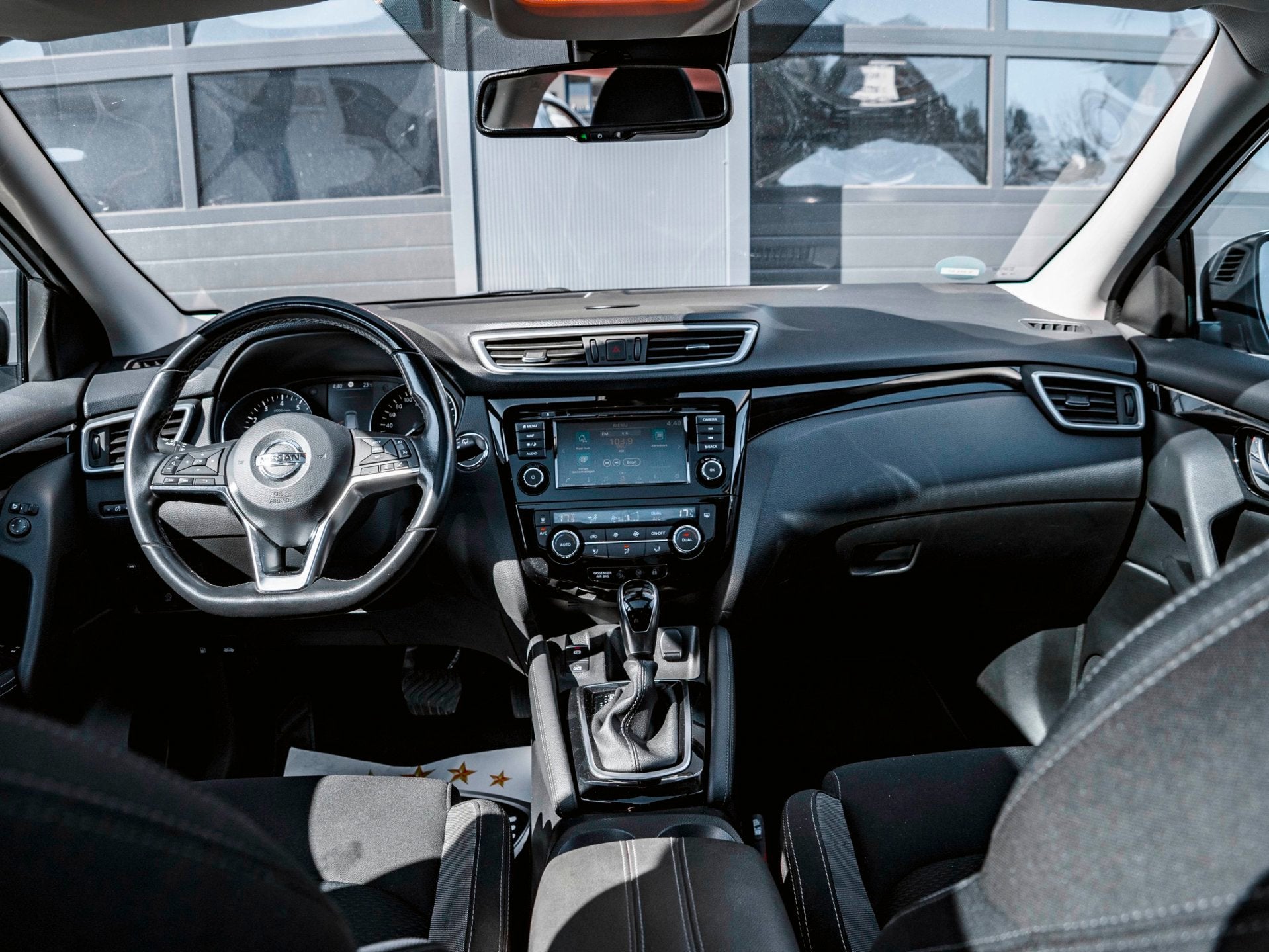 Nissan Qashqai 1.3 DIG-T N-Connecta | PANO | TREKHAAK | NAP, Stof, Gebruikt, 4 cilinders, 1290 kg