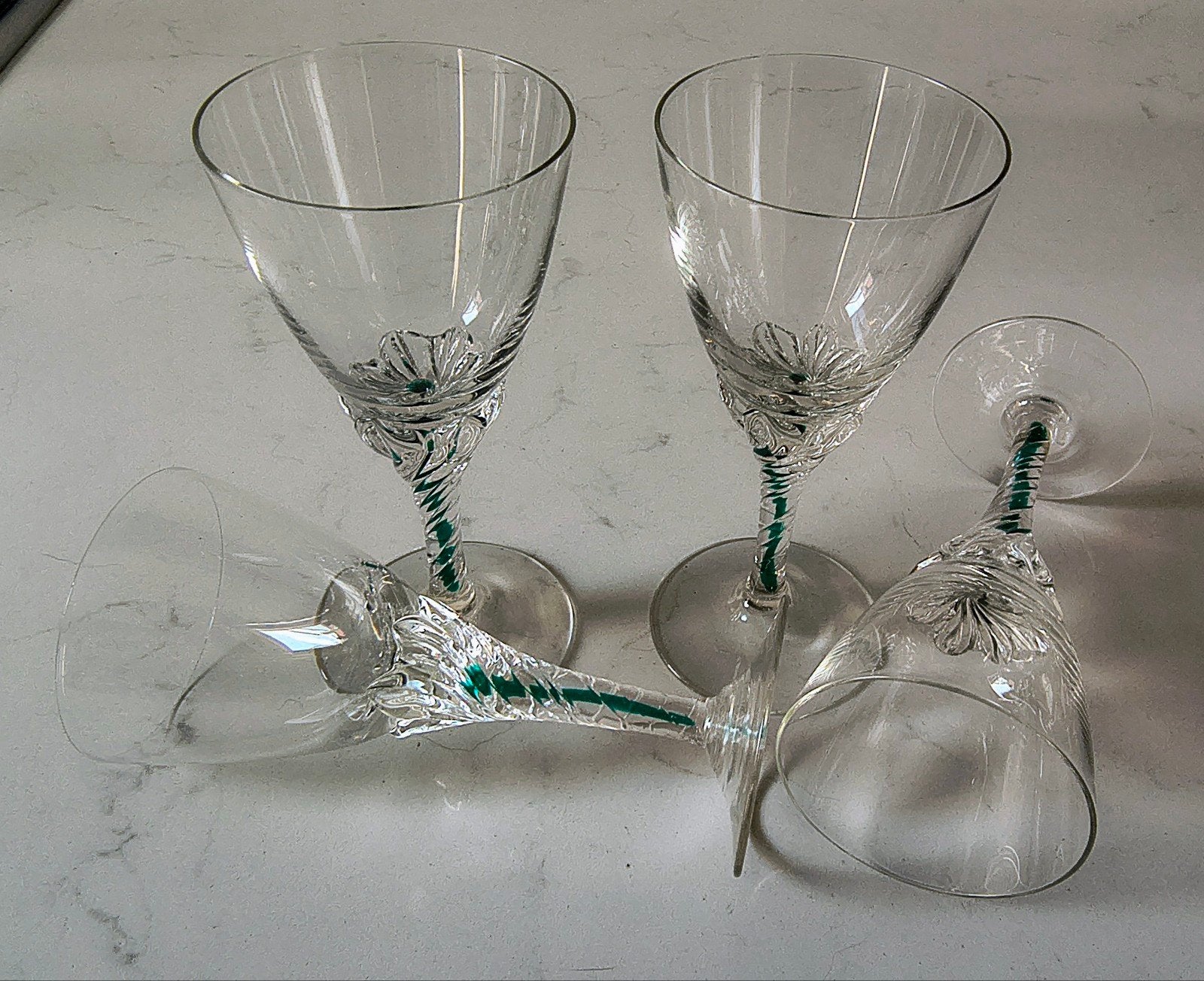 Set van 4 antieke kristallen borrelglazen met groene spiraal, Ophalen of Verzenden