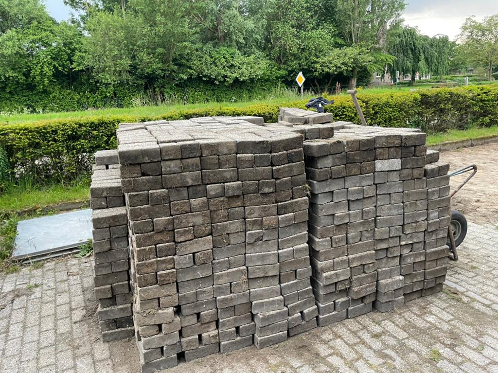 Gratis Grote partij beton klinkers klinkers inrit, Ophalen, Gebruikt, 10 m² of meer, Vloertegels