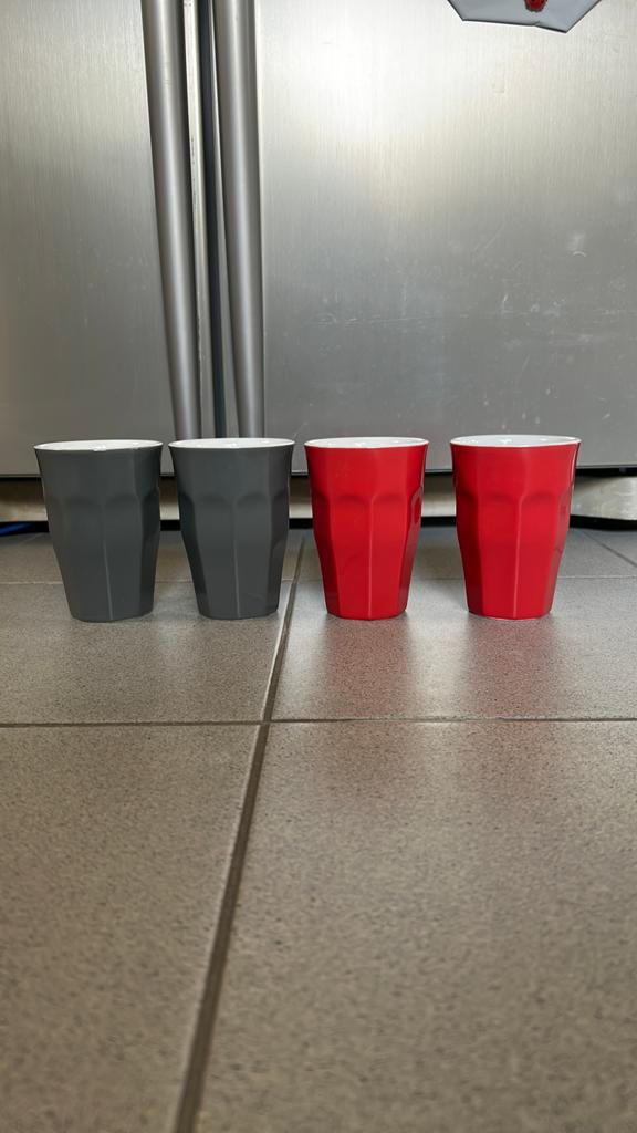 HEMA bekers, rood en grijs, Ophalen of Verzenden, Zo goed als nieuw, Effen, Kop(pen) en/of Schotel(s)