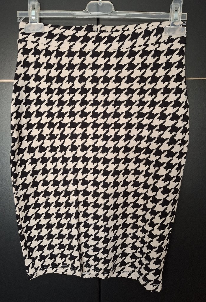 Geruit stretch koker rok crème zwart ruit pied de poule  S, Kleding | Dames, H&M, Zwart, Ophalen of Verzenden, Zo goed als nieuw
