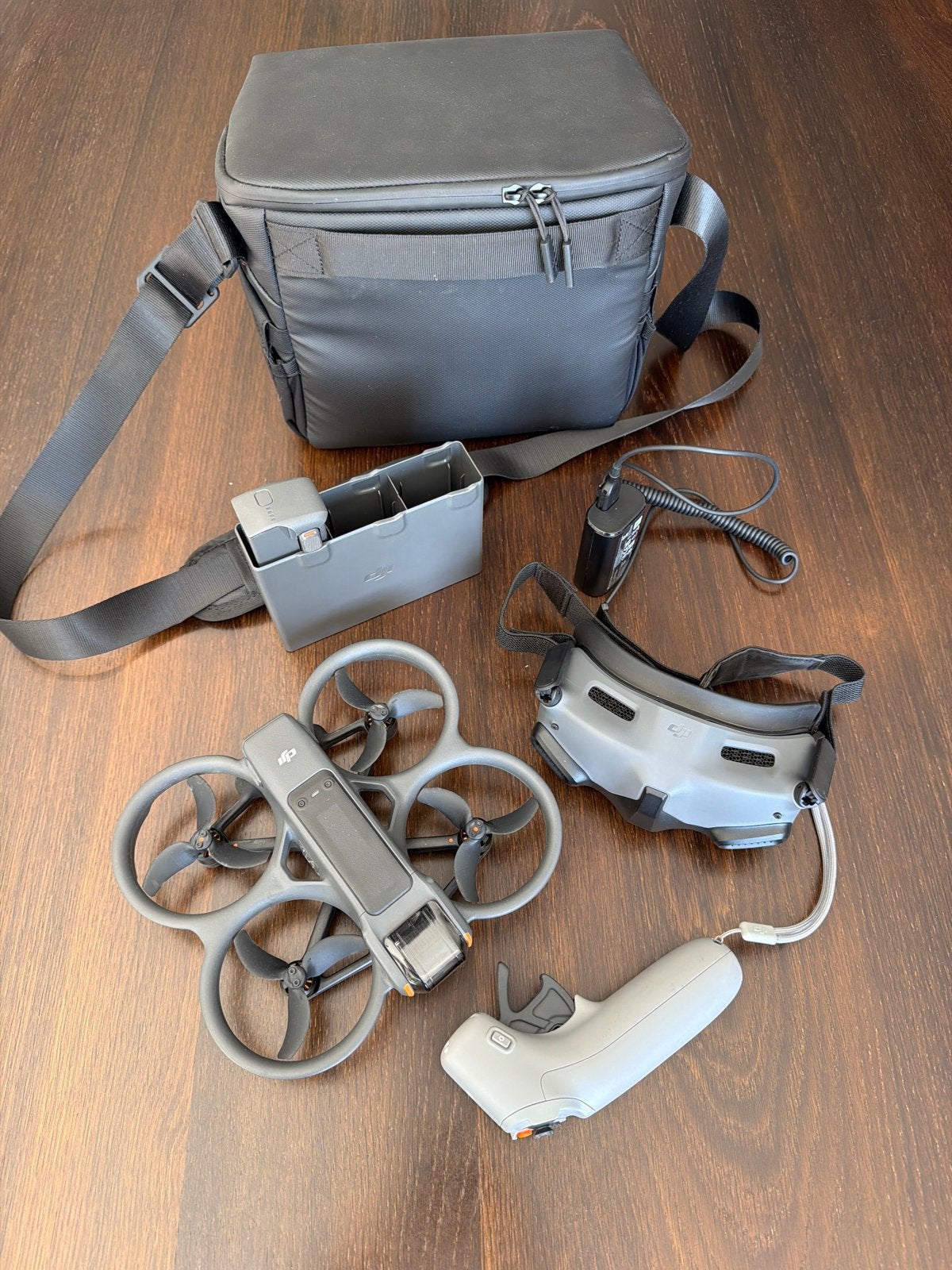 DJI Avata 2 Pro-View Combo met 2 accu's, 250 tot 900 gram, Extra accu('s), 5 tot 10 kilometer, DJI