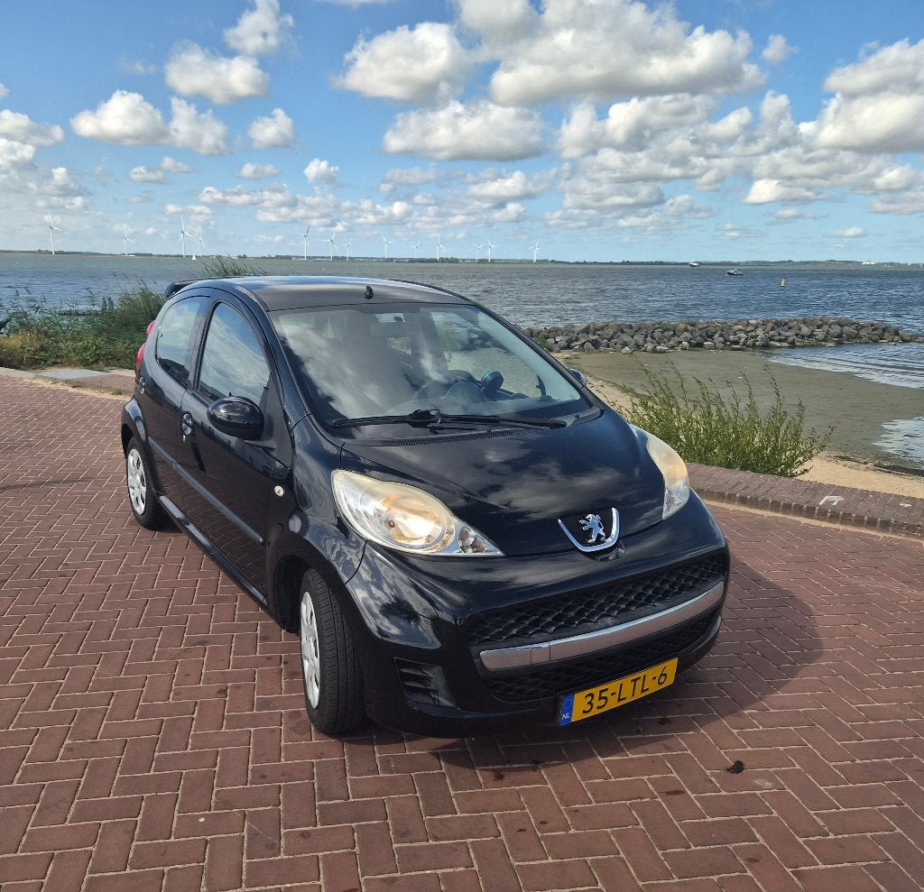Peugeot 107 1.0 12V 5DR 2010 Zwart, Voorwielaandrijving, Stof, Zwart, 4 stoelen