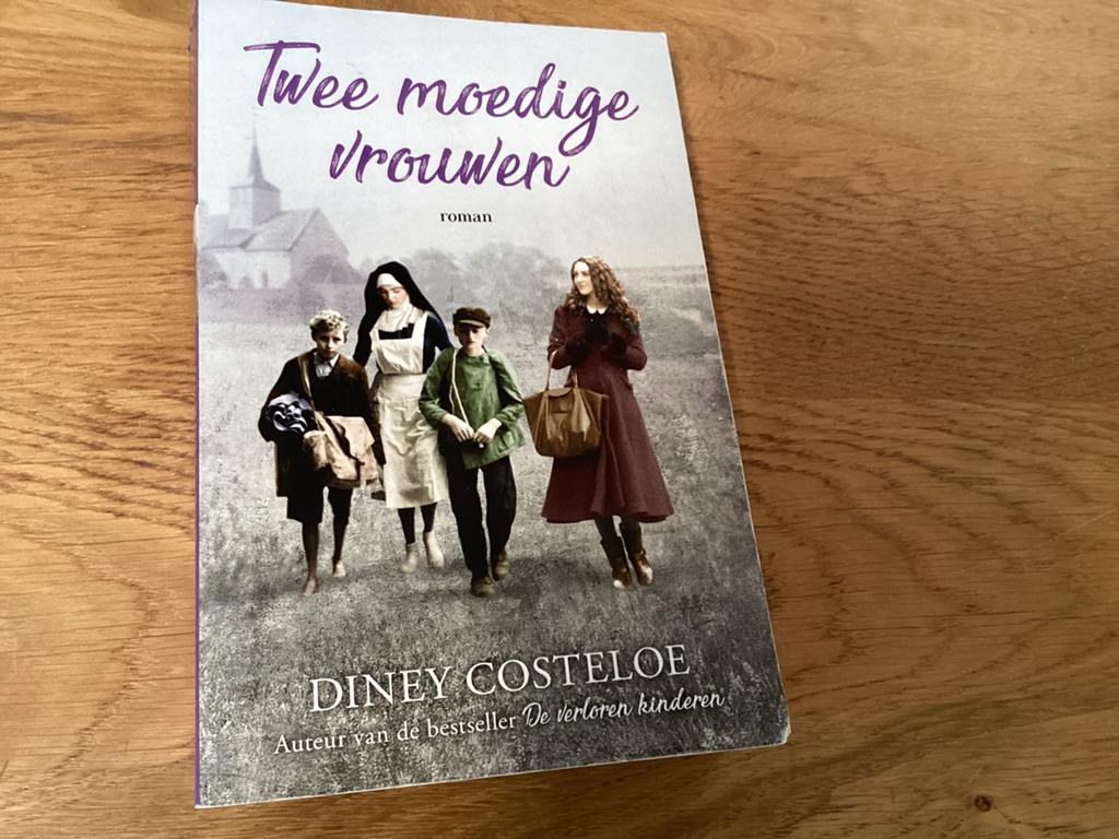 Diney Costeloe - Twee moedige vrouwen - special Reefman, Gelezen, Europa overig, Diney Costeloe, Ophalen of Verzenden
